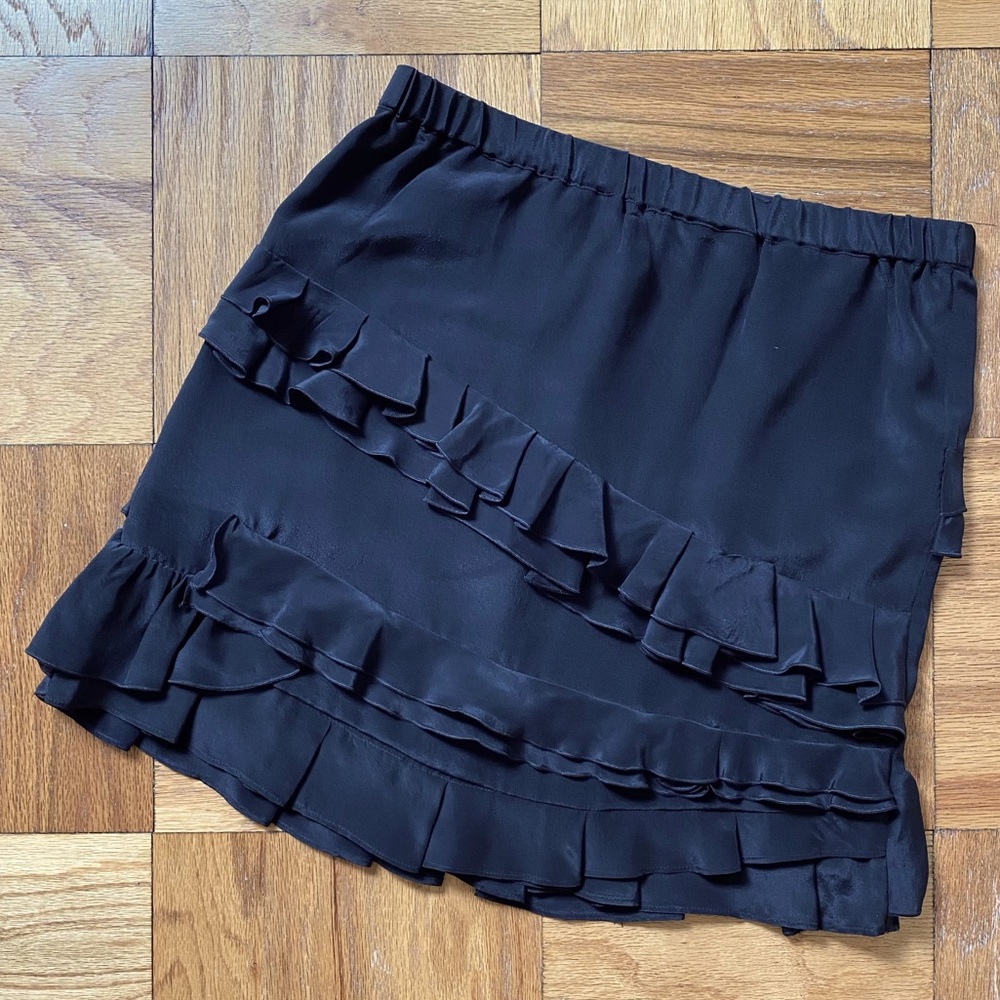 NWOT Banana Republic Black Silk Mini Skirt w/Ruffles, Size 0